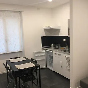 Ale 160 Grey Apartment Rom